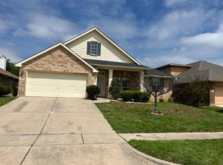 820 Roaring Springs Rd, Grand Prairie, TX 75052