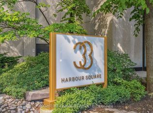 33 Harbour Sq #1803, Toronto, ON M5J2G2