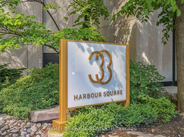 33 Harbour Sq #1803, Toronto, ON M5J 2G2