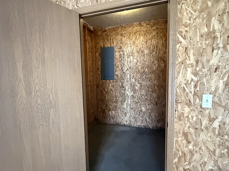 25 W Collins St #1 — Photo 18
