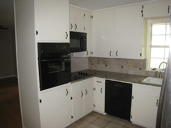 3rd image of 113 West Ln