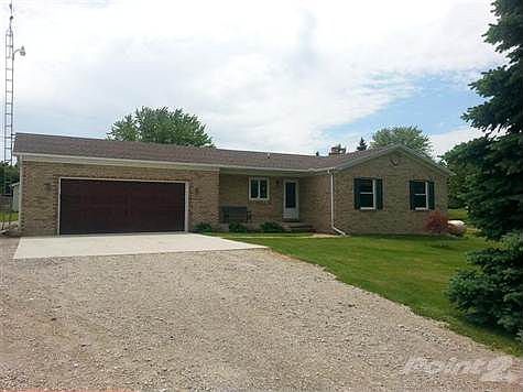 New brick front of great home in Davison