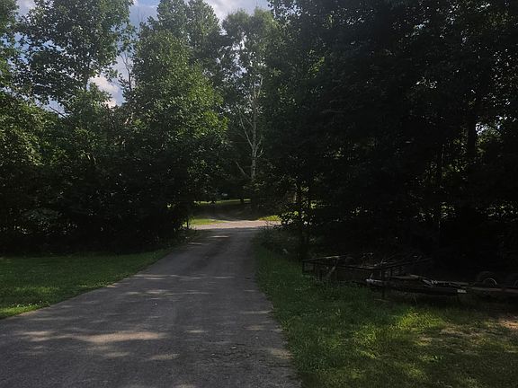4th image of 367 Megan Dr
