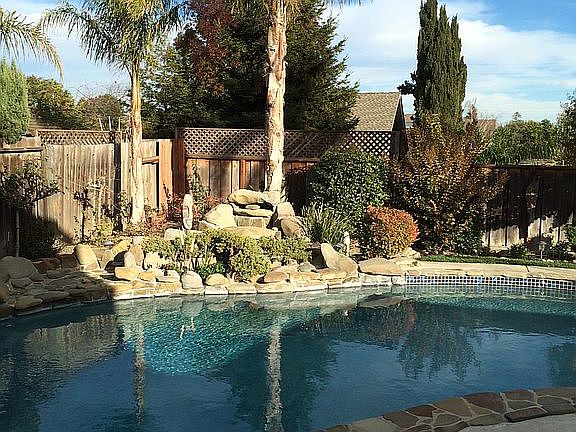 Beautiful pool w/ waterfall