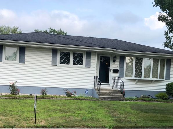 1517 Alabama St, Hobart, IN 46342
