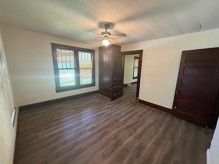 1408 W Jefferson Ave — Photo 3