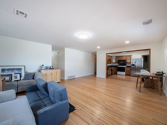 4th image of 1206 W Dallas St