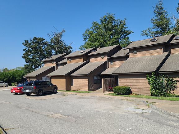 2nd image of 13966 Turnberry Ln