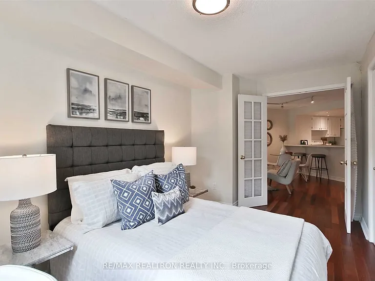 77 Maitland Pl #326 — Photo 23
