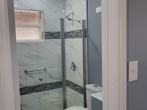 3rd image of 480 SE Sandia Dr