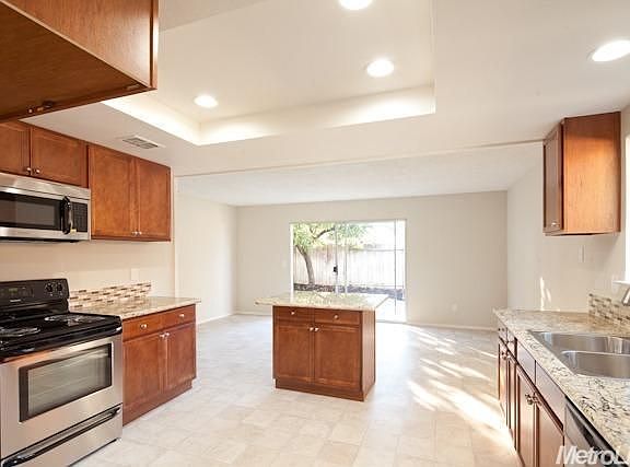 5th image of 4218 Thornhill Dr