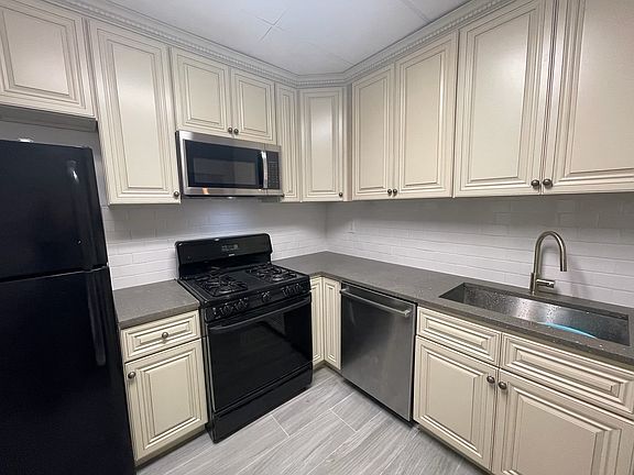 2nd image of 266 Jericho Tpke #2R