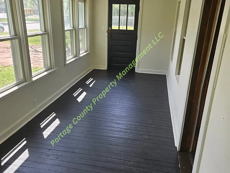 748 Isadore St — Photo 9