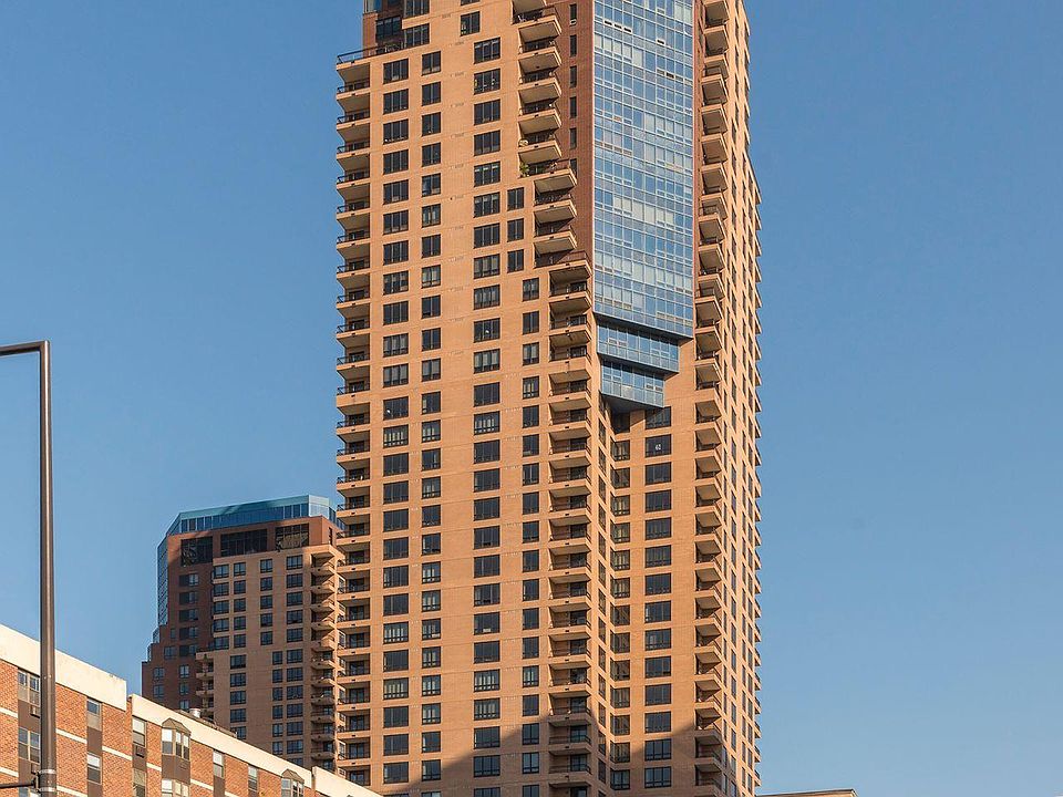 1st image of 168 6th St E Unit 4001