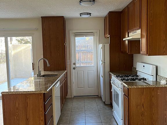 4th image of 5209A Camino Del Sol NE #A