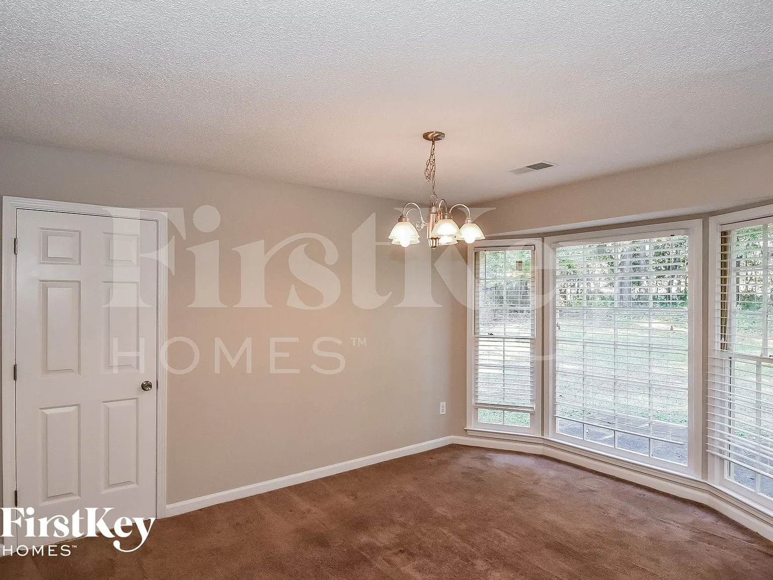3 bed, 2.0 bath, 1406 sqft, $2,255 — Photo 4