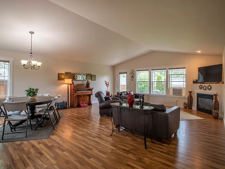 1900 Teal Dr — Photo 5