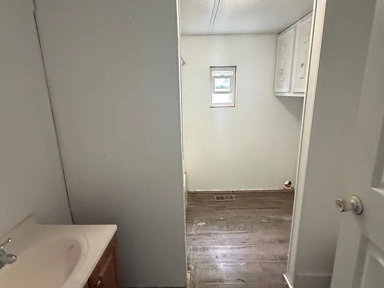 711 Birch Ln — Photo 4