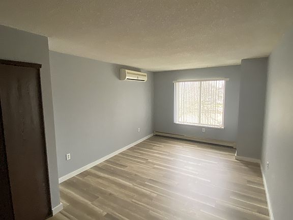 5th image of 230 S Main St #6M