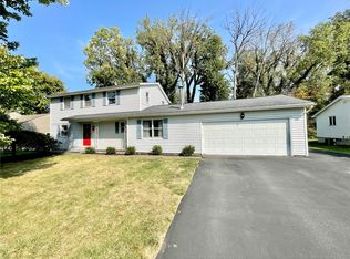 374 Fox Meadow Rd, Rochester, NY 14626