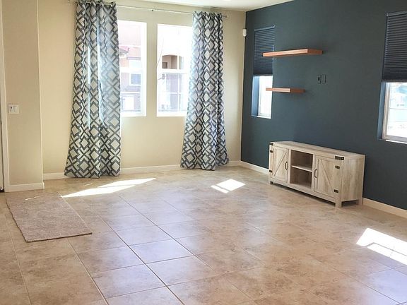 4th image of 824 Saint Solange Ln
