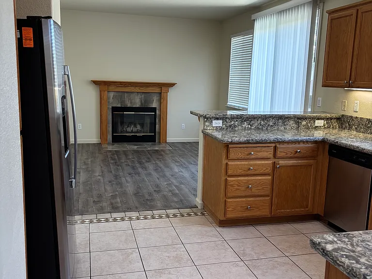 1543 Cole Ln — Photo 3