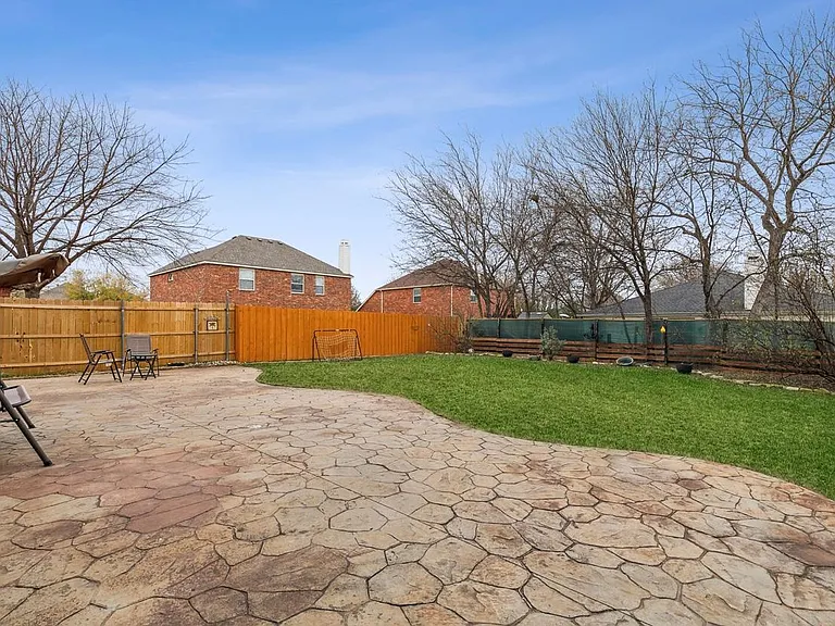 2453 Graystone Dr — Photo 9