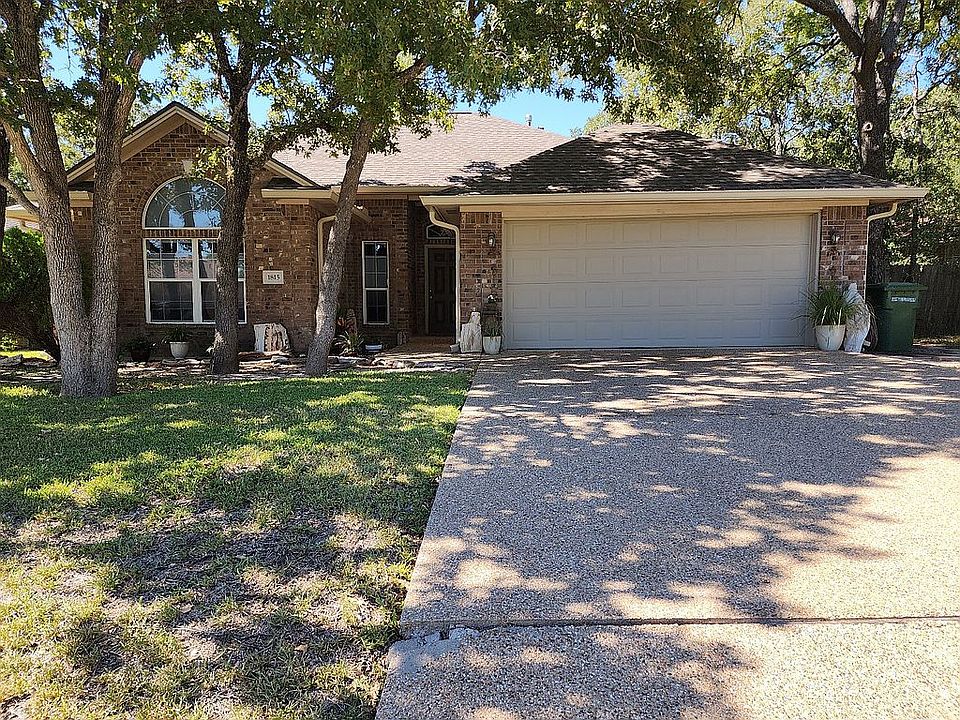 1st image of 1815 Gray Stone Dr