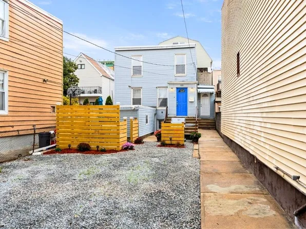 520 27th St, Union City, NJ 07087