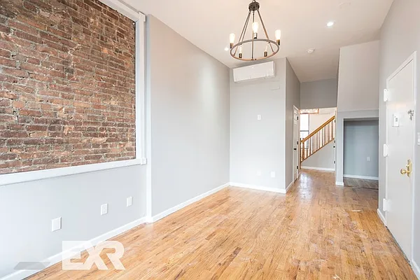 Rented by EXR | media 1