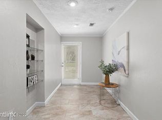 2312R Warwick Rd, Melbourne, FL 32935