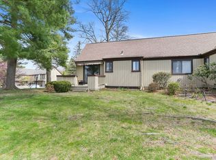 566 Pequot Ln #B, Stratford, CT 06614