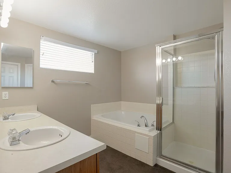 5327 S Ukraine St — Photo 10