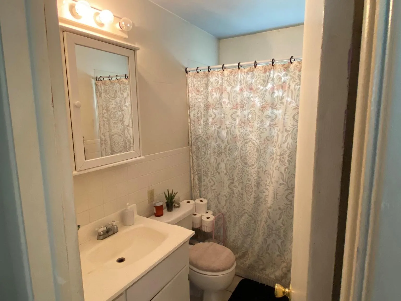 4 bed, 1600 sqft, $1,600 — Photo 4