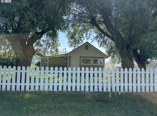 1645 4th St, Haines, OR 97833