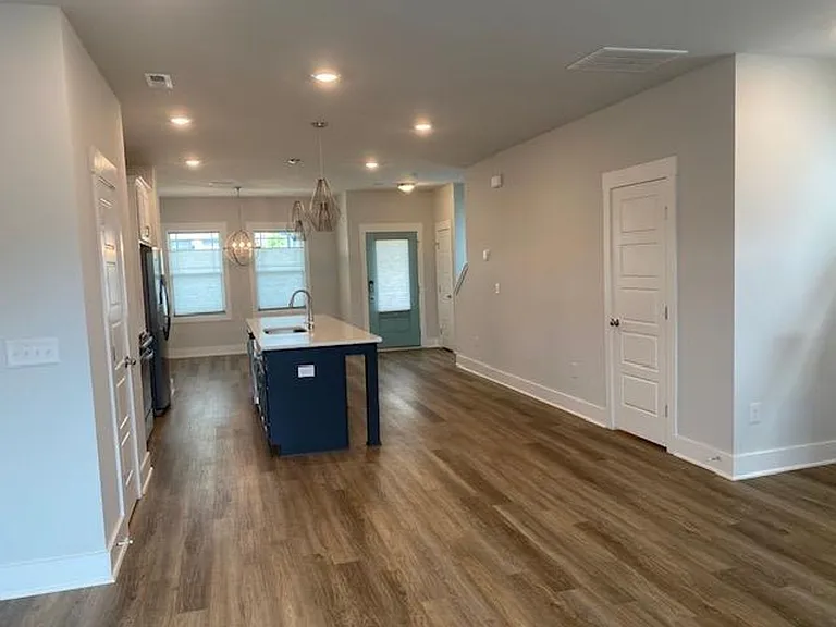686 Vine Pkwy — Photo 12