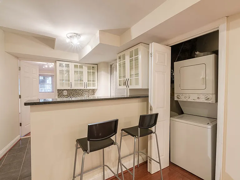 3424 13th St NW #B — Photo 6