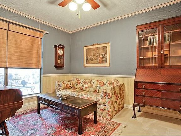 4th image of 5127 Burlingame Dr