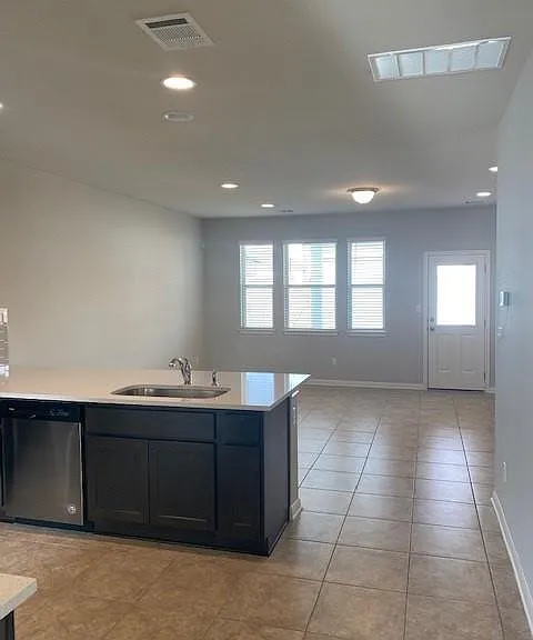 1721 Fountain Bridge Dr — Photo 4