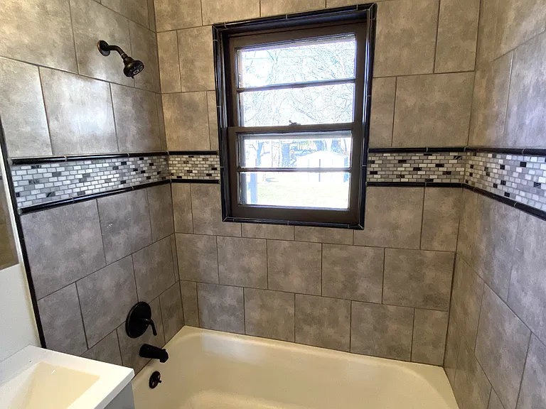 2509 W 38th St — Photo 25