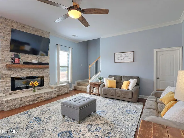 1421 Dooley Ln — Photo 17