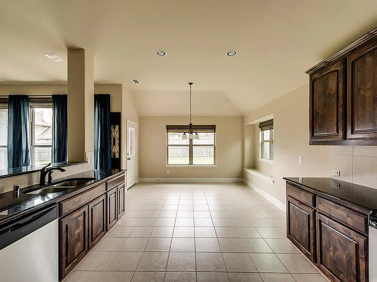 3503 Holly Rd — Photo 8