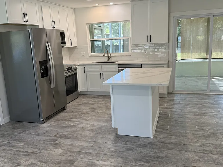 1105 Morse Ave — Photo 3