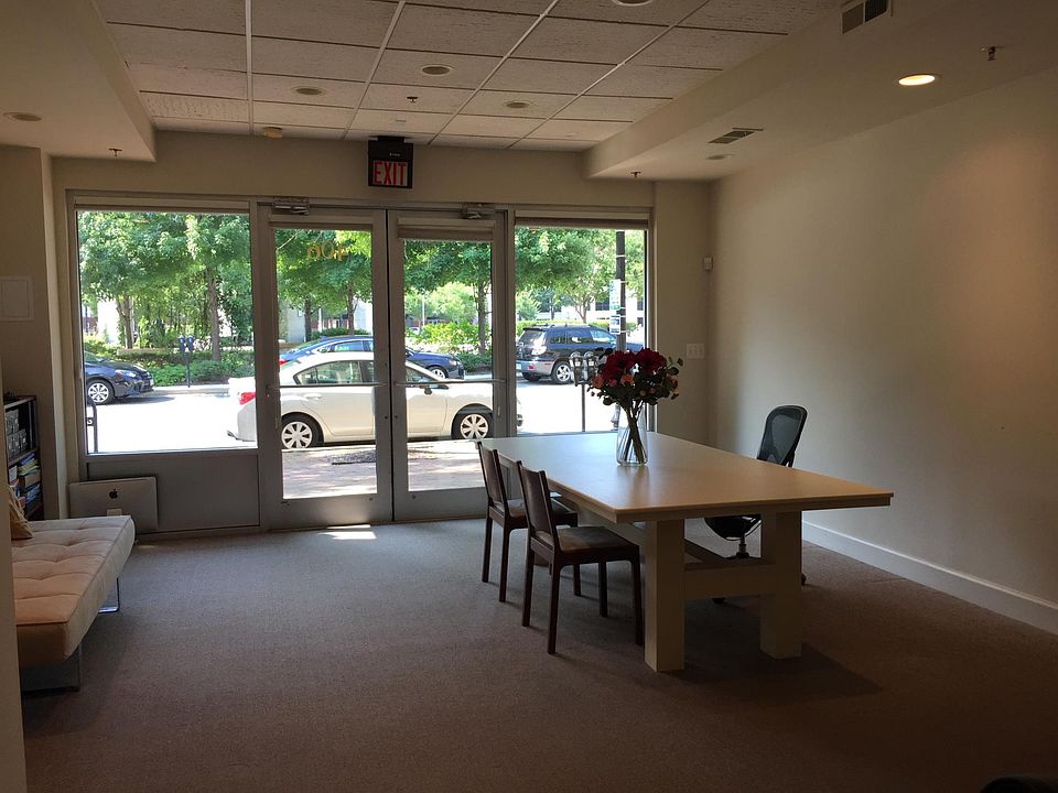2nd image of 400 John Carlyle St