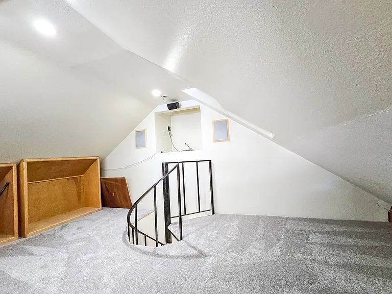 10717 State Ave — Photo 15