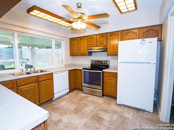 5th image of 8222 Zodiac Dr