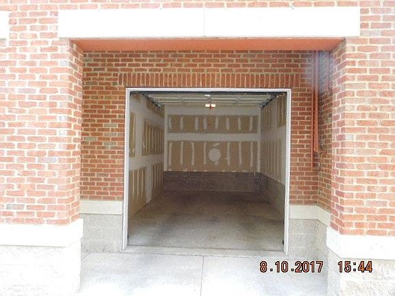 Spacious single car garage