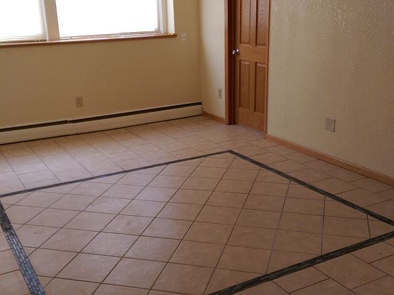 4th image of 318 8th St SE #107