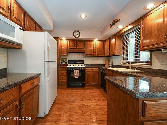 4th image of 12900 Parkside Dr