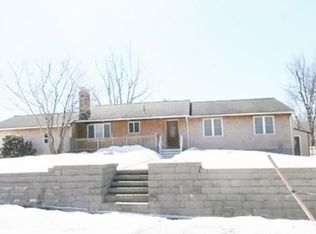 5 Hilltop Cir, Worcester, MA 01609